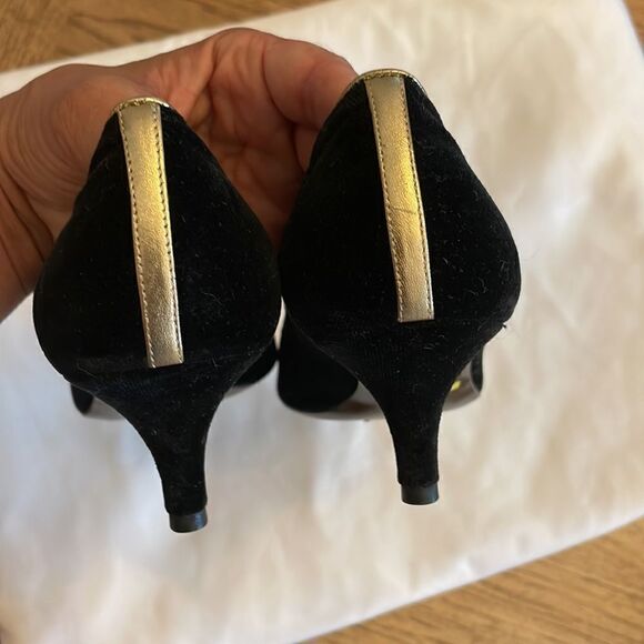 bettye muller velvet pointy toe low heeled pumps.  New without box - Picture 6 of 7